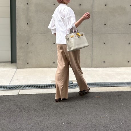 ノーカラーデザインスリーブシャツ(ホワイト)