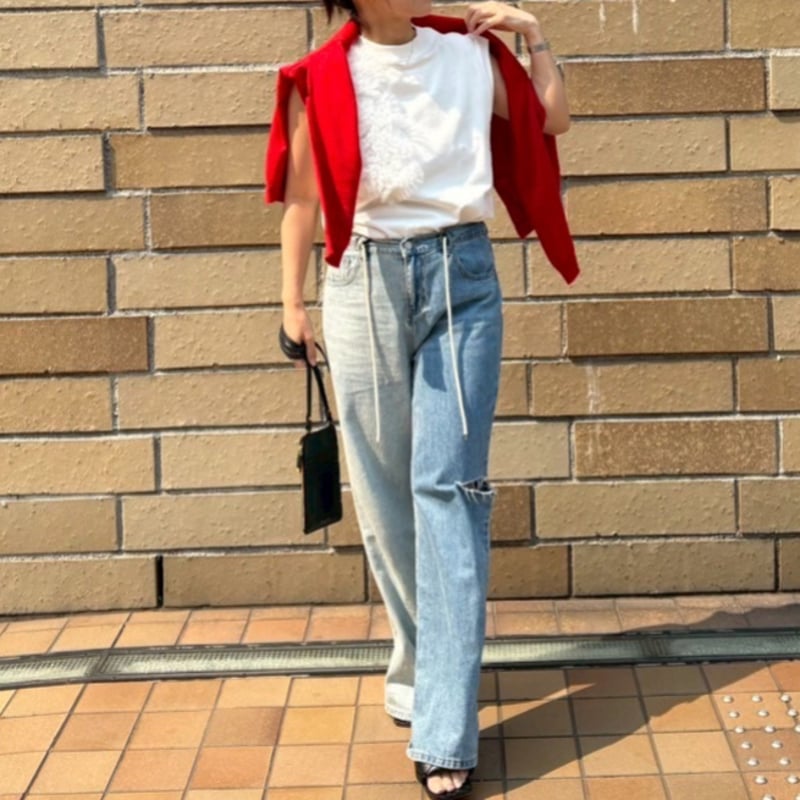 刺繍タンクトップ美品 セール☆1490円→990円 外で着られるブラトップス OUT BRAカップ