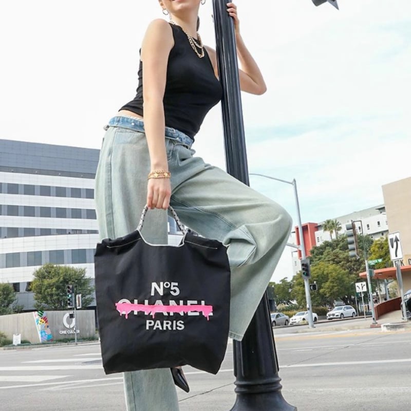 何でも揃う 刺繍バッグ パロディc | STORE myinemy's Bag