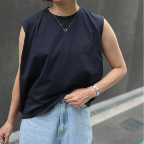 【接触冷感】アシメ立体ラウンドヘムカットソー(ネイビー)