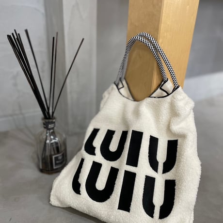 パロディwiu ボア刺繍バッグ