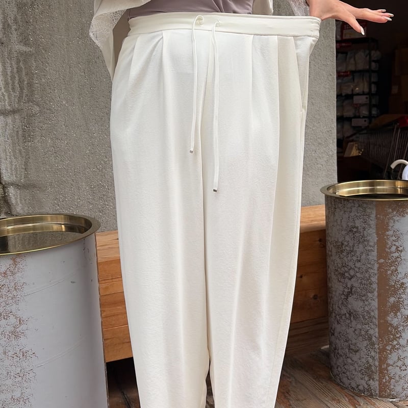 リラクシーシルエットパンツ(ホワイト) | myinemy's STORE