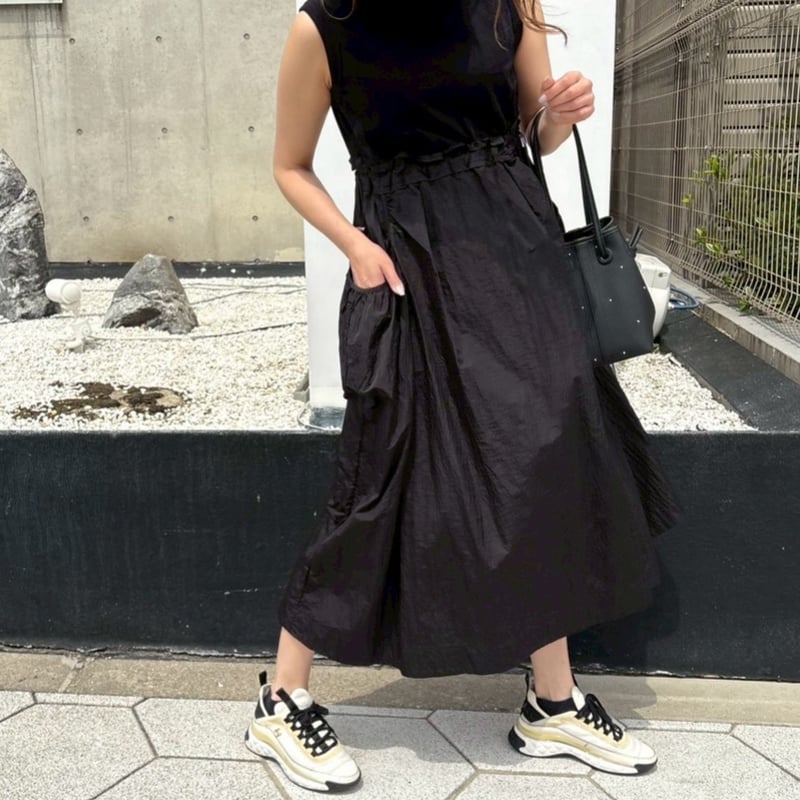 ハイウエストフリルドッキングノースリワンピース(ブラック