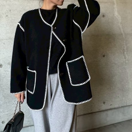 マフラー付き刺繍ノーカラーコーディガン(ブラック)