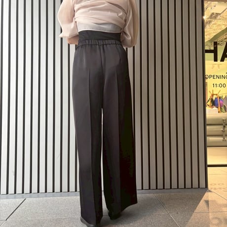 グロスセンタープレスワイドストレートパンツ(ブラック)