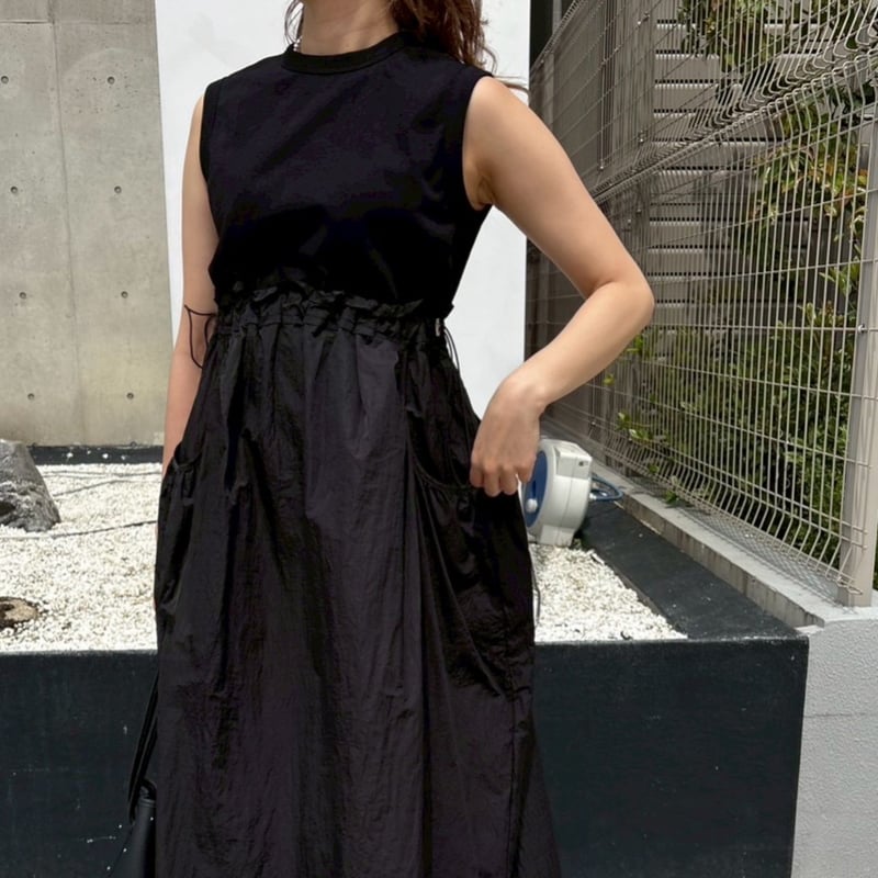 cen.チェストフリルワンピース　ノースリーブワンピース　ブラック 洗える ELFRANK（エルフランク）の「【綿100％使用】サイドフリルA