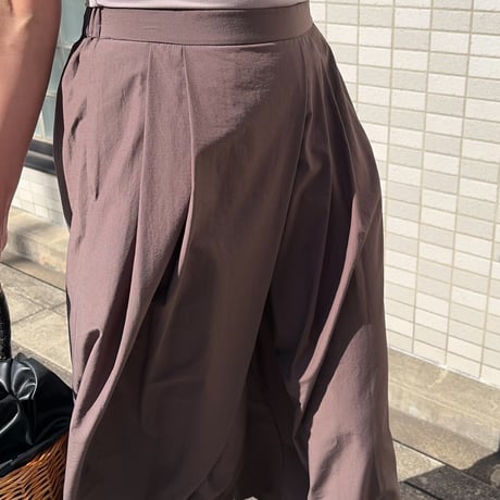 タックデザインガウチョパンツ(ブラウン)
