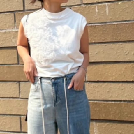 myineショルダーカッティングボリュームスリーブトップス(ホワイト) myineショルダーカッティングボリュームスリーブトップス