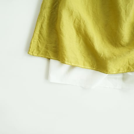 【安藤明子】裾なめらかサロン　オフホワイト/墨黒