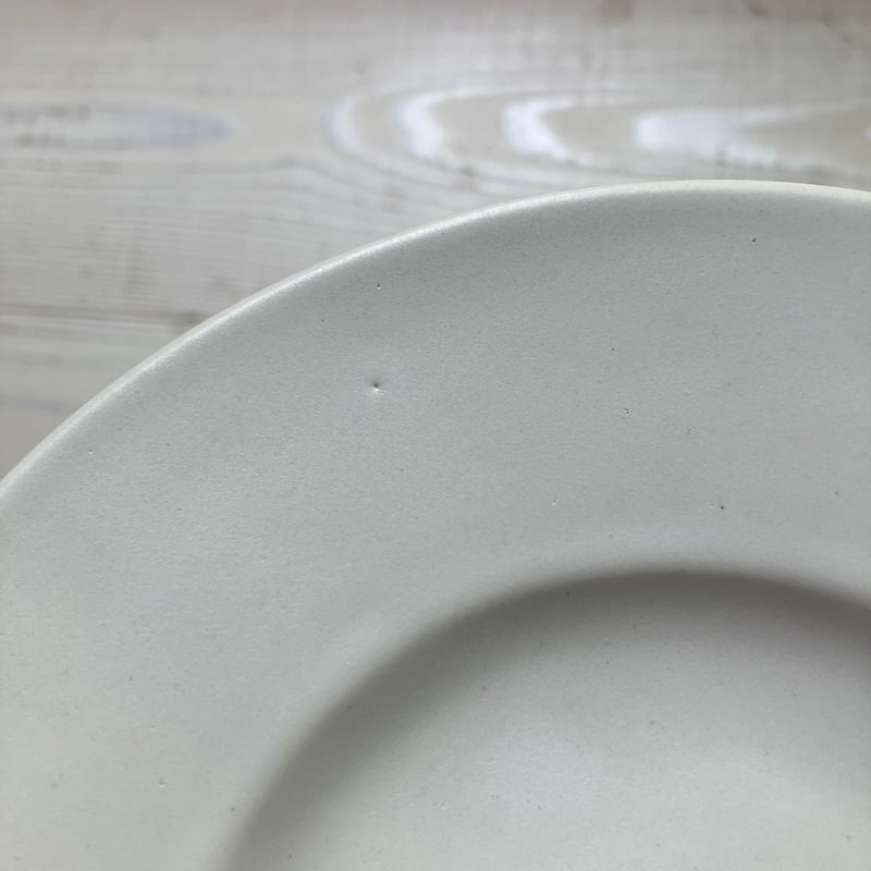 安藤雅信さん　オランダパン皿　2枚セット 安藤雅信】オランダパン皿 MS（乳白艶釉） | ギャルリ百草