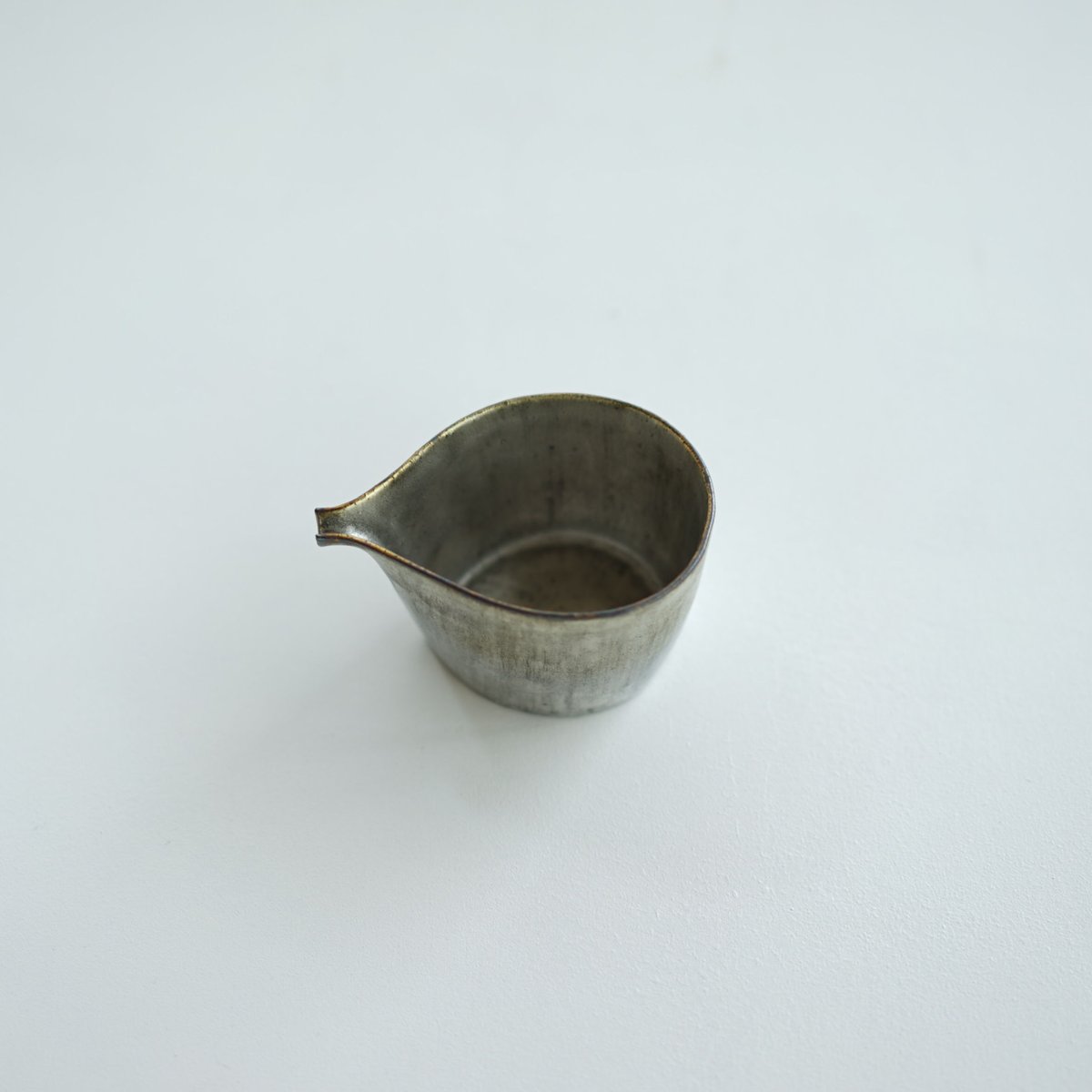安藤雅信】銀彩片口 MS(銀彩) | ギャルリ百草 online store 安藤雅信】銀彩片口 MS(銀彩) | ギャルリ百草 online store
