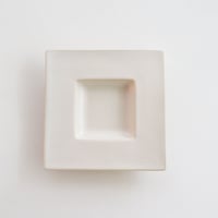 【安藤雅信】リム正角深皿M（亜麻釉）