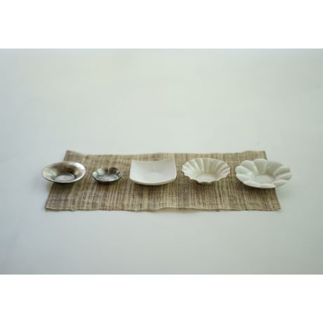 【安藤雅信】黒銀彩六弁茶托