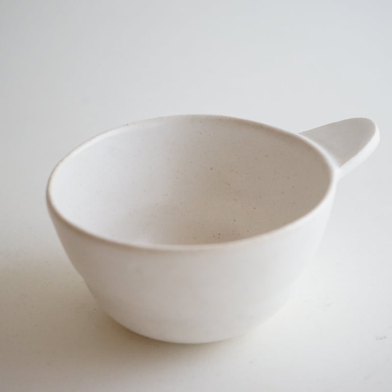 【新品未使用品】　安藤雅信　ギャルリ百草　耐熱白釉手付ボウル　透かし　耐熱皿 新品未使用品】 安藤雅信 ギャルリ百草 耐熱白釉手付ボウル 透かし