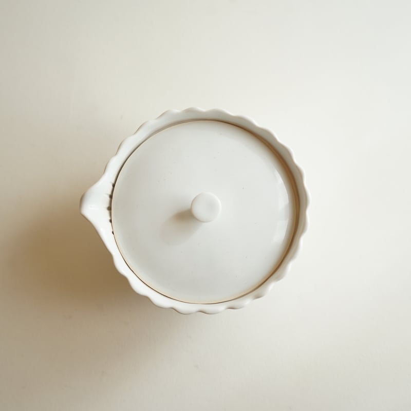 安南白磁 安藤雅信】白磁輪花宝瓶M | ギャルリ百草 online store
