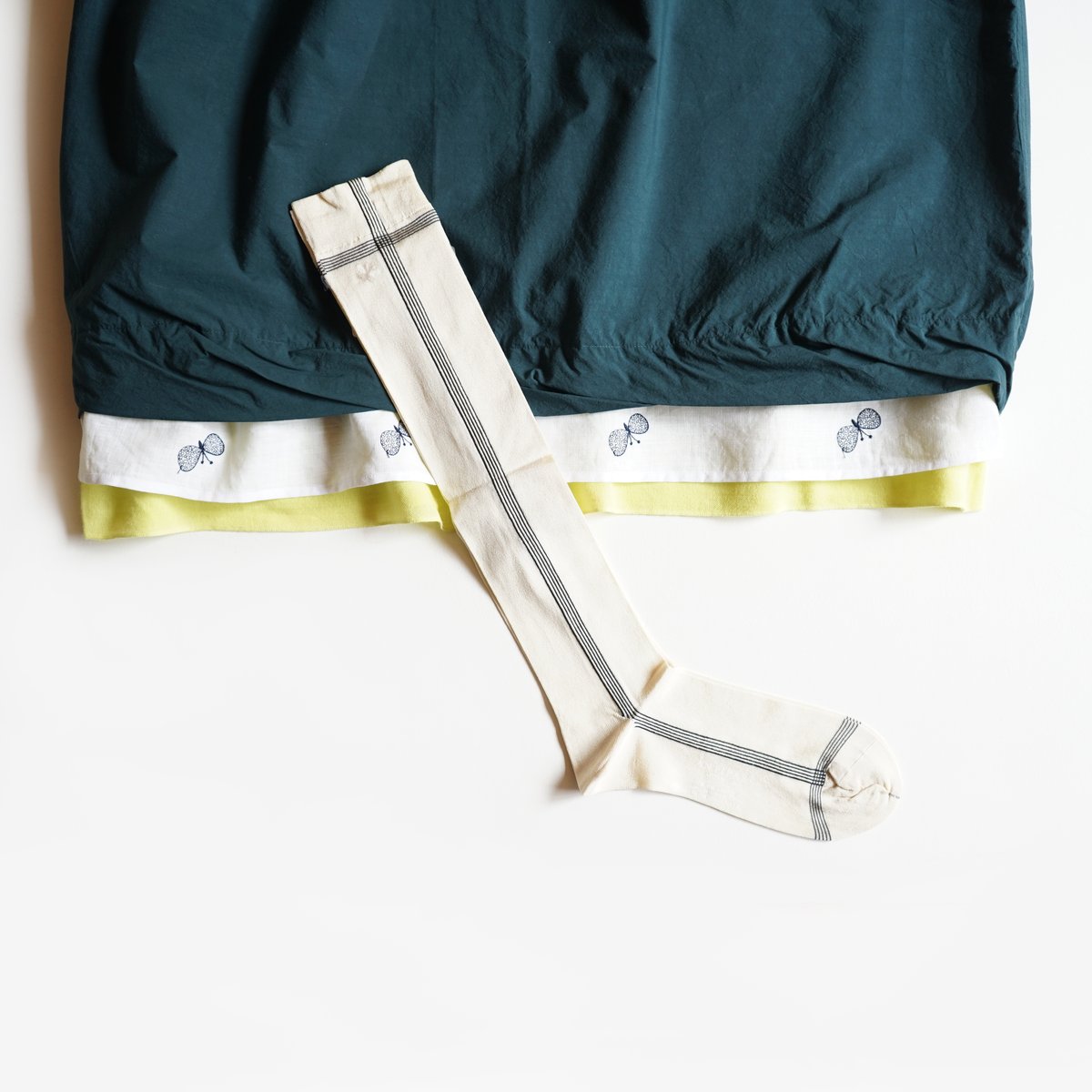 ANTIPAST】春夏アーカイブ SIDE LINE SILK SOCKS ハイソックス |