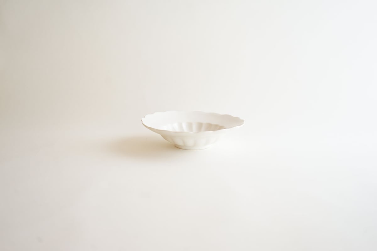 安藤雅信】イタリア輪花スープ皿 SS（乳白艶釉） | ギャルリ百草