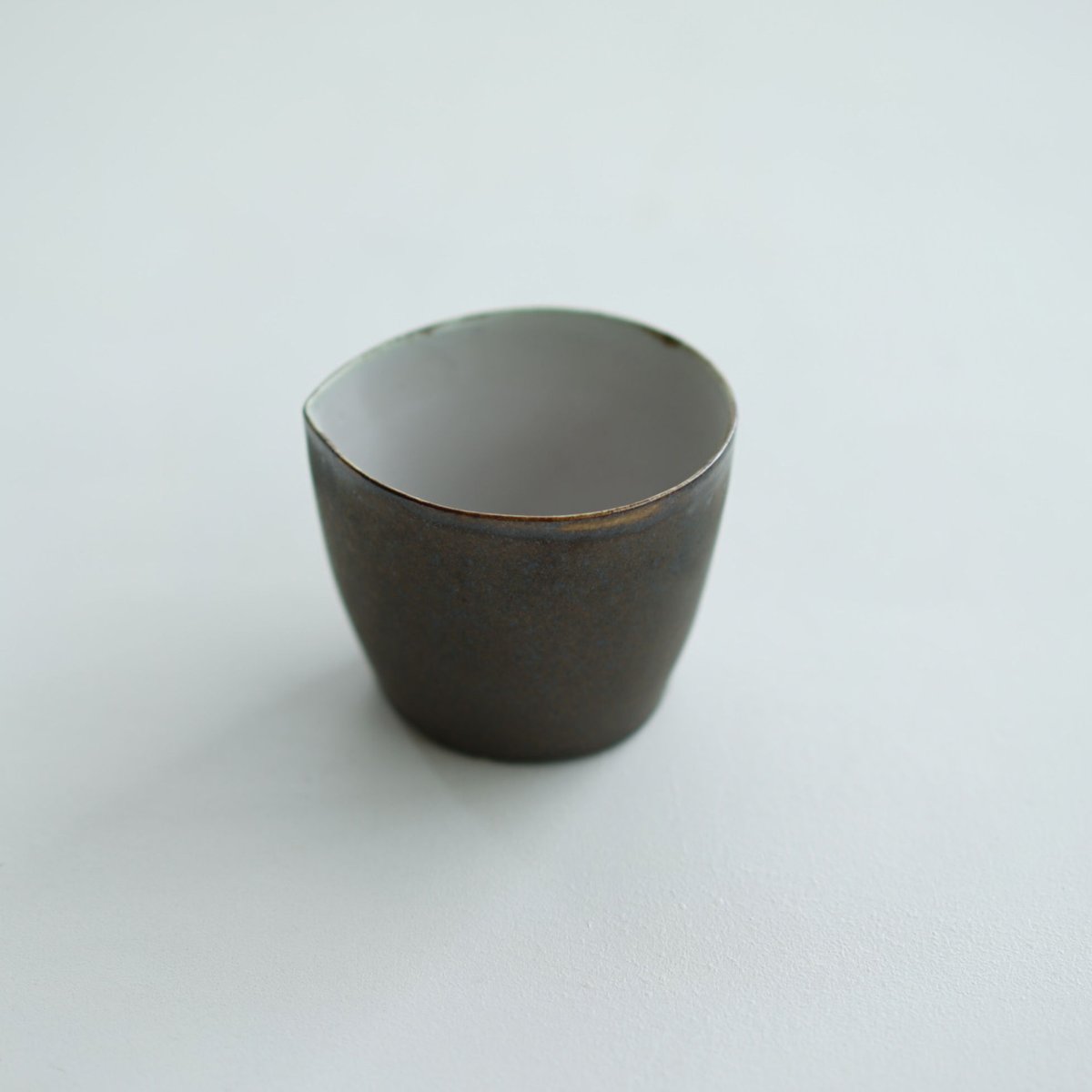 安藤雅信】黒太コップ M（黒錆釉） | ギャルリ百草 online store