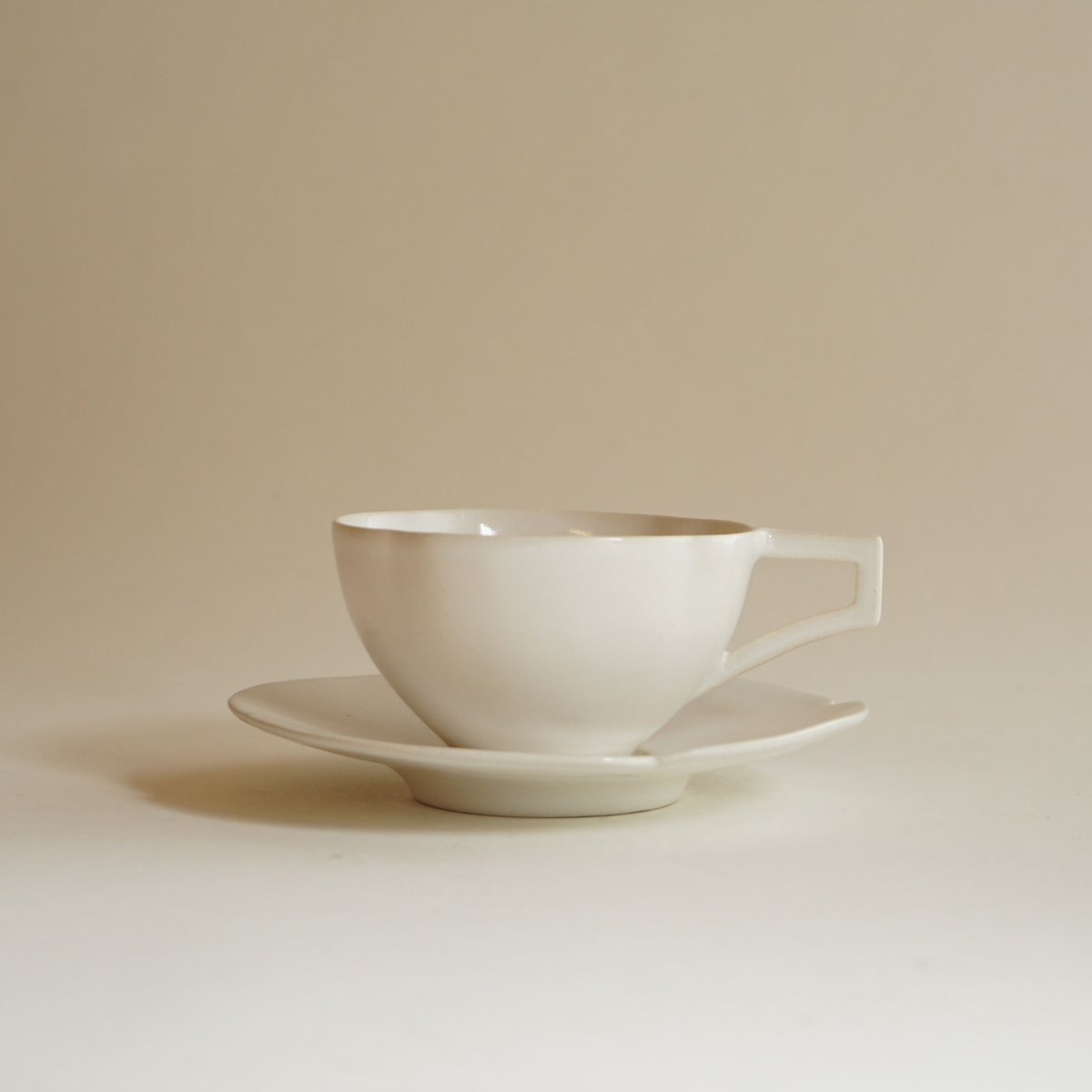 週末までのお値下げ　安藤雅信　耳つきフリーカップ 新品未使用】ミナペルホネン 皆川明 安藤雅信 カップ ソーサー - メルカリ