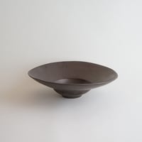 安藤雅信】黒錆釉オランダ平皿 M（黒錆釉） | ギャルリ百草