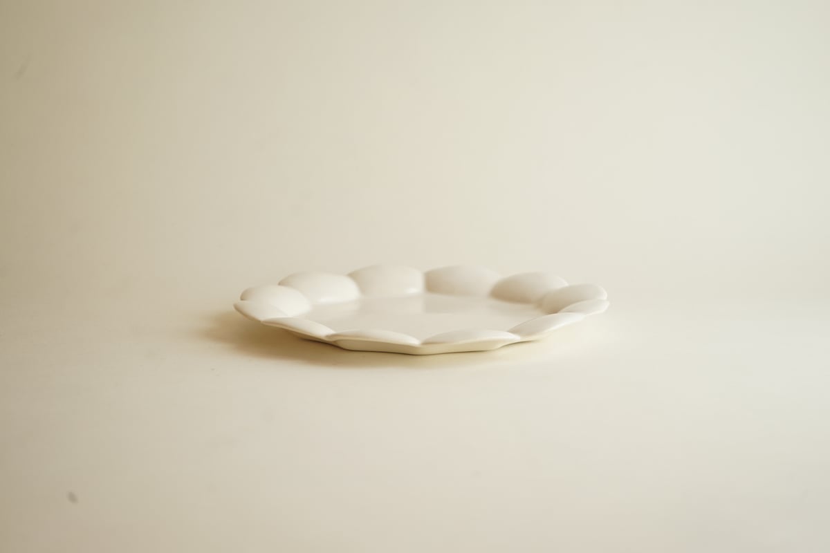 ■安藤雅信 オランダ四弁輪花皿①点 □安藤雅信 オランダ四弁輪花皿①点 - メルカリ