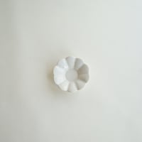 【安藤雅信】 青白釉十弁茶托