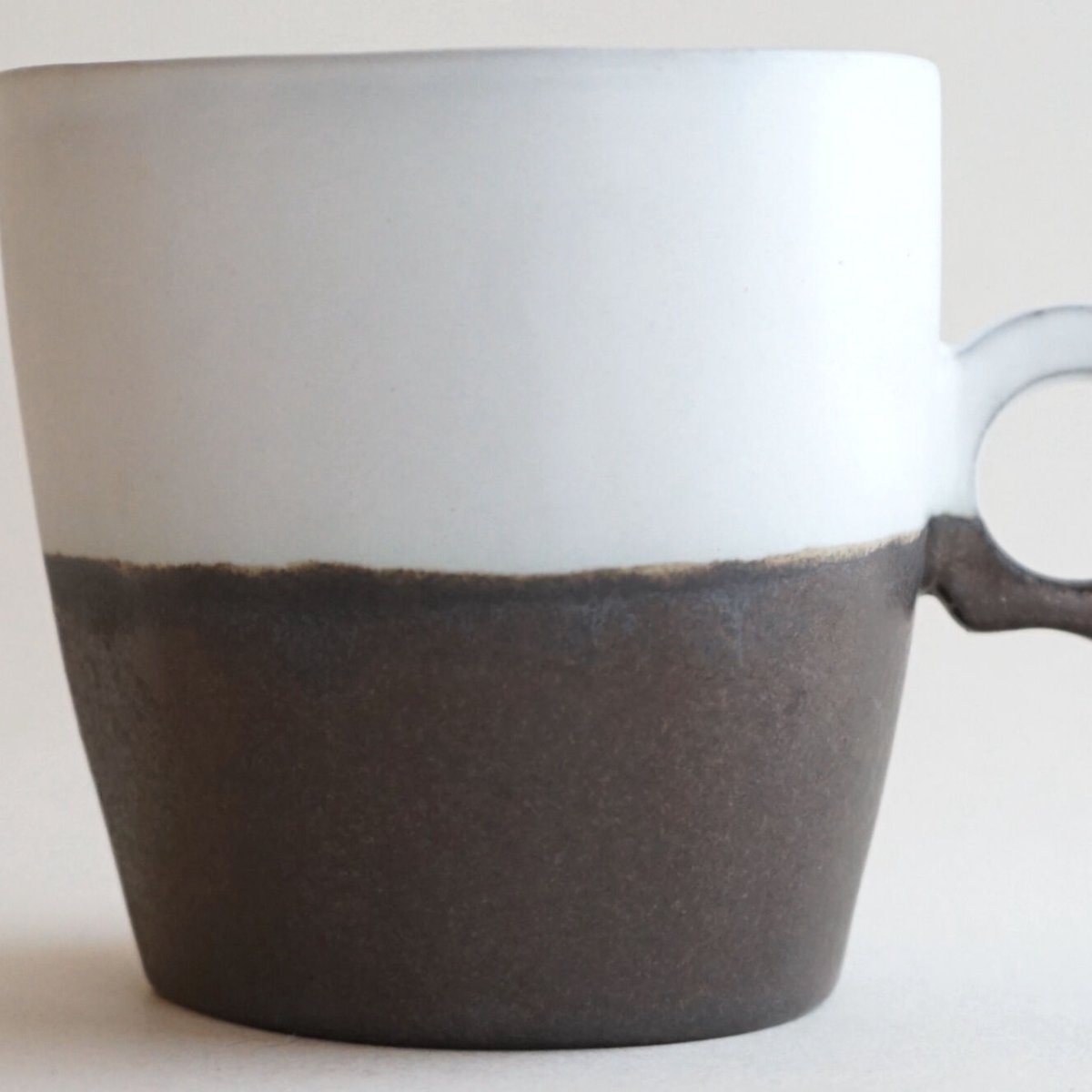 安藤雅信】ビッグマグ パンダ（白糖釉/黒錆釉） | ギャルリ百草 online