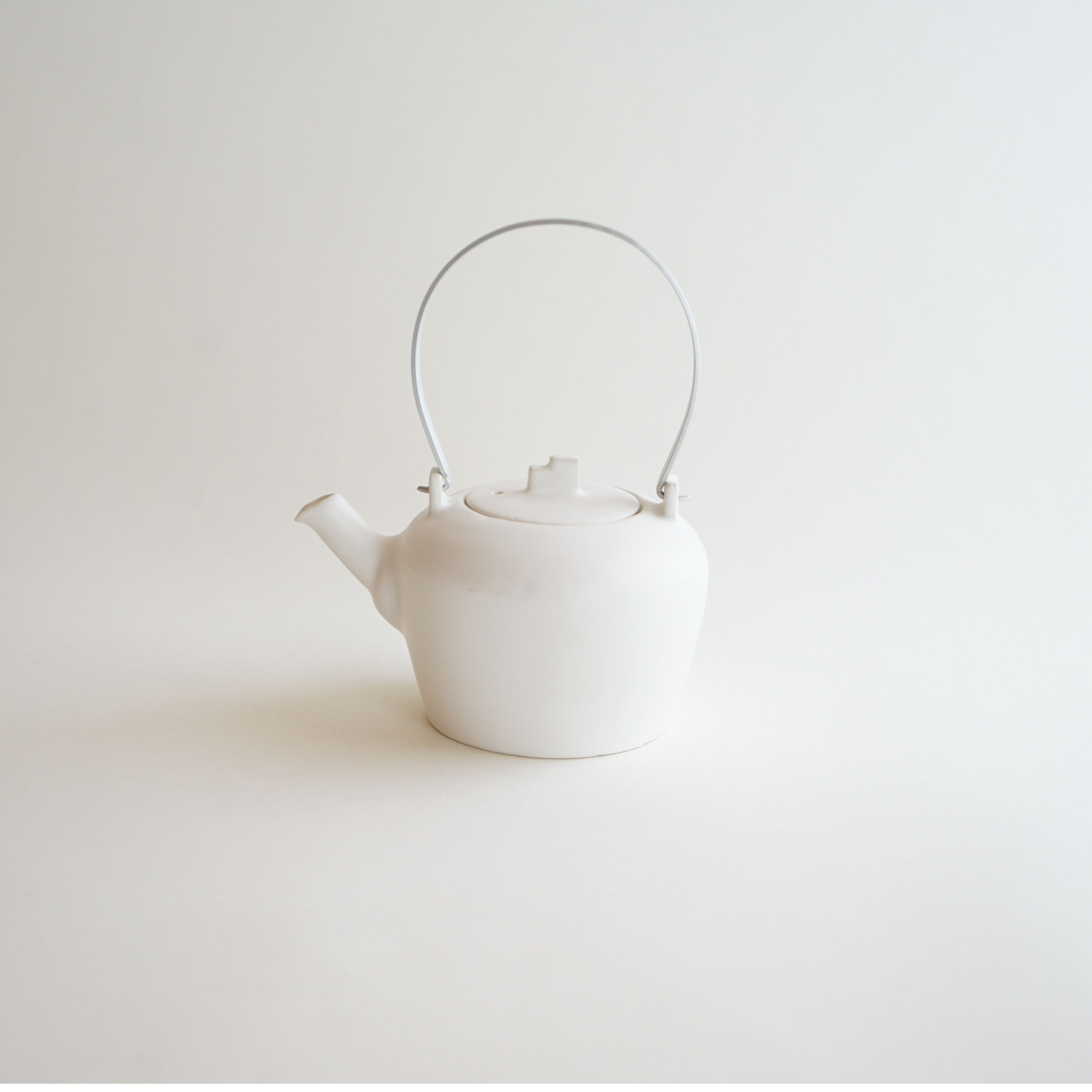 安藤雅信】白土瓶 S（白マット釉） | ギャルリ百草 online store