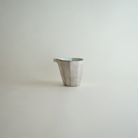 【安藤雅信】外白銀彩面取片口 MS　内白藍釉