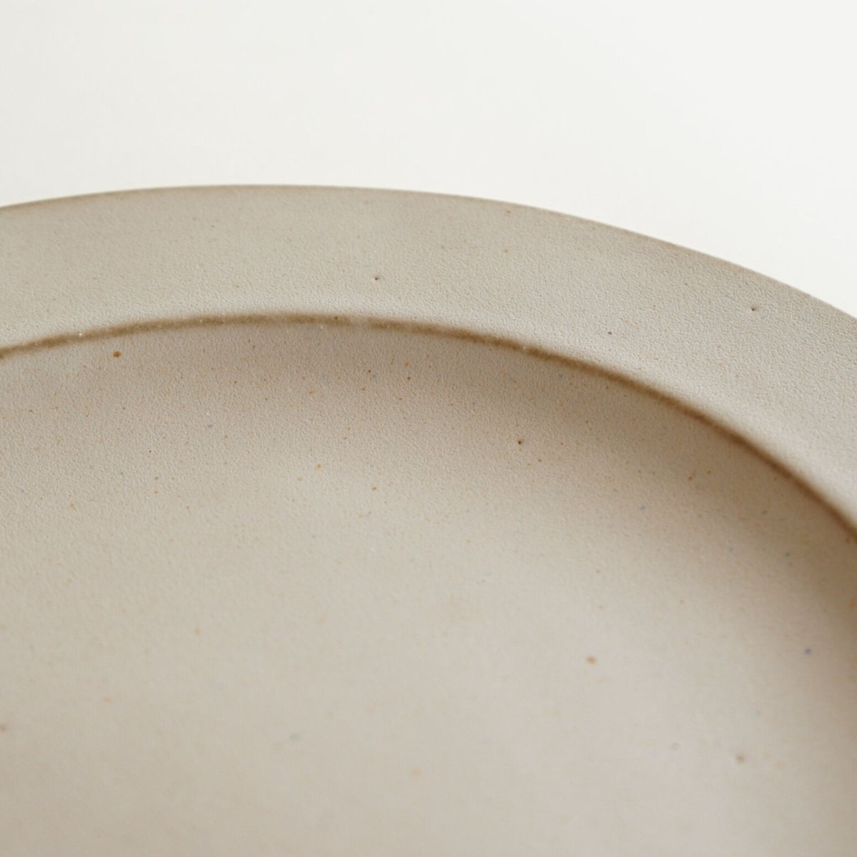 安藤雅信】オーバルリム皿 M（砂色） | ギャルリ百草 online store