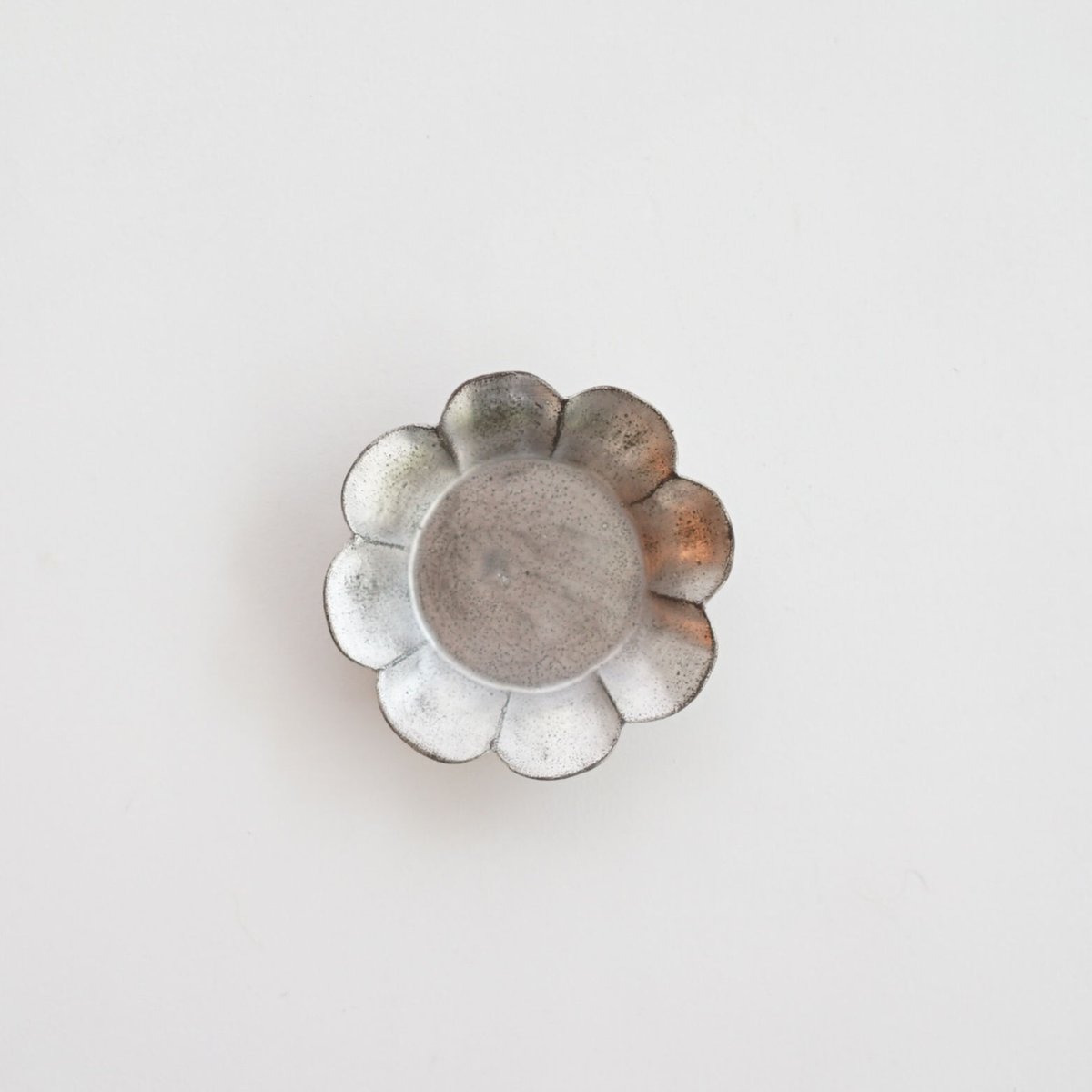 安藤雅信】銀彩李朝花びら皿 S | ギャルリ百草 online store