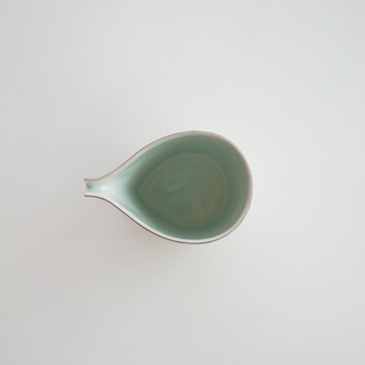 安藤雅信】外白銀彩細長片口 M 内白藍釉 | ギャルリ百草 online store