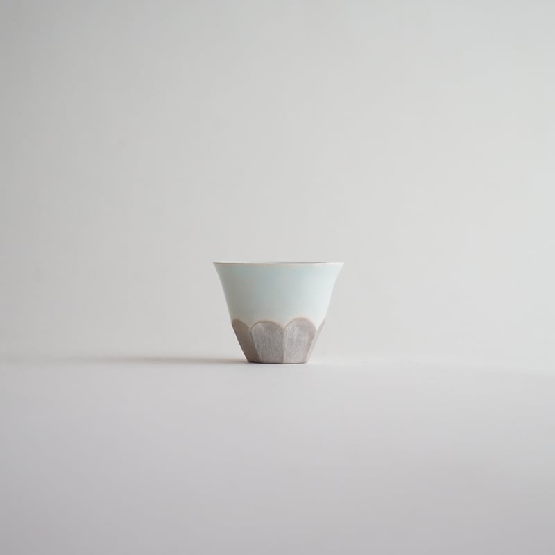 安藤雅信】白藍釉半面取銀彩反茶杯（白藍釉） | ギャルリ百草 online store