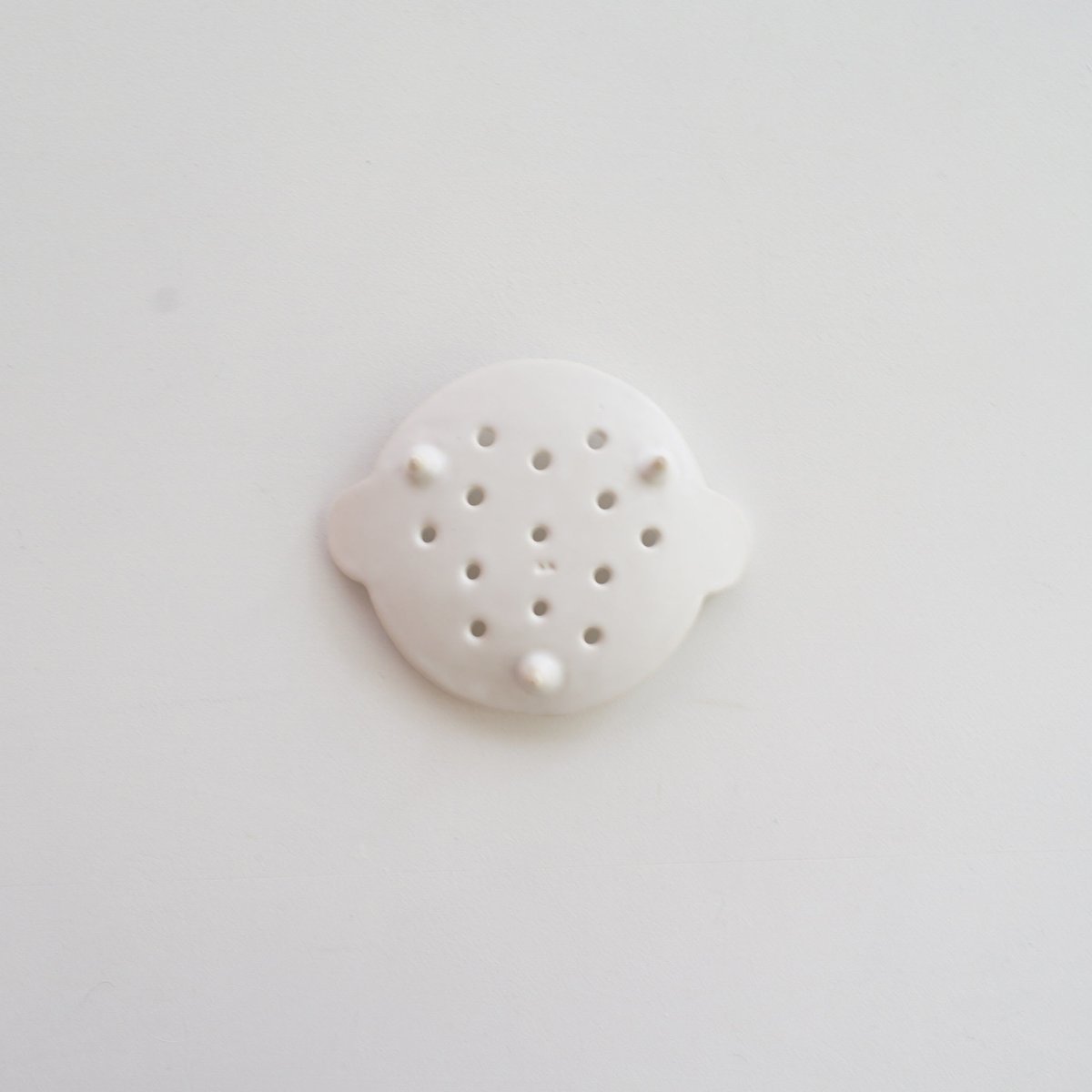 安藤雅信】オランダ石鹸置（乳白艶釉） | ギャルリ百草 online store