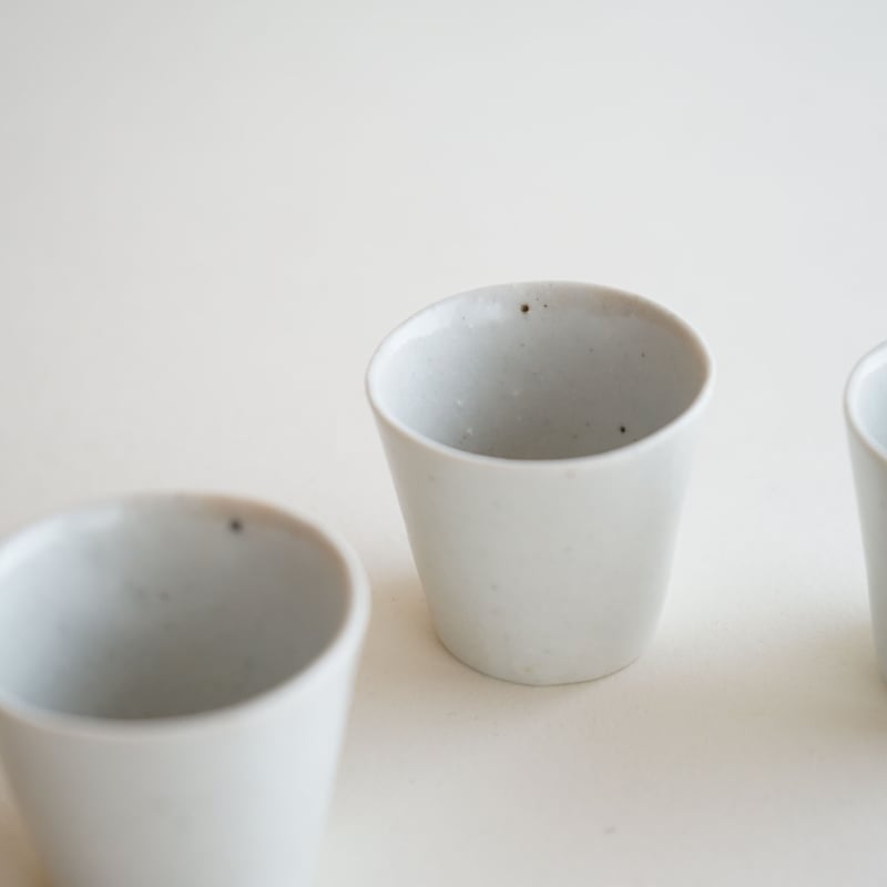 安藤雅信】白磁千代口 ミニ | ギャルリ百草 online store 安藤雅信】白磁千代口 ミニ | ギャルリ百草 online store