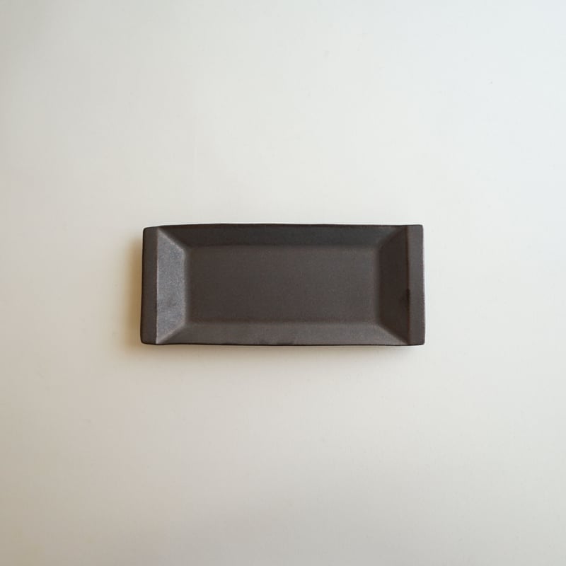 安藤雅信】黒長角皿 S（黒錆釉） | ギャルリ百草 online store