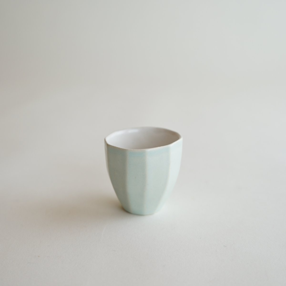 安藤雅信】面取茶杯 L 外薄青釉 | ギャルリ百草 online store