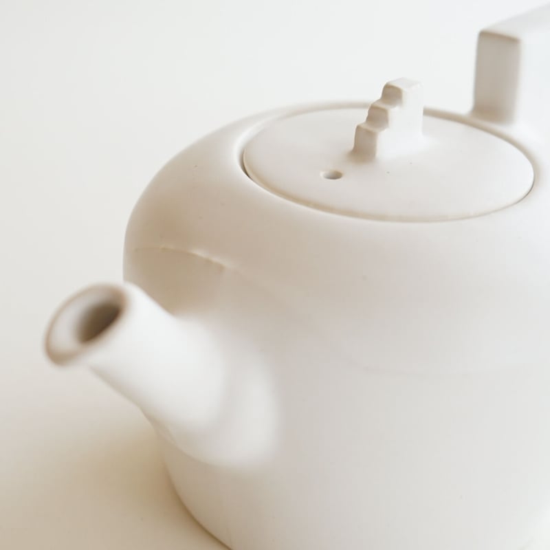 安藤雅信】ティーポットS 茶こし付（白マット釉） | ギャルリ百草