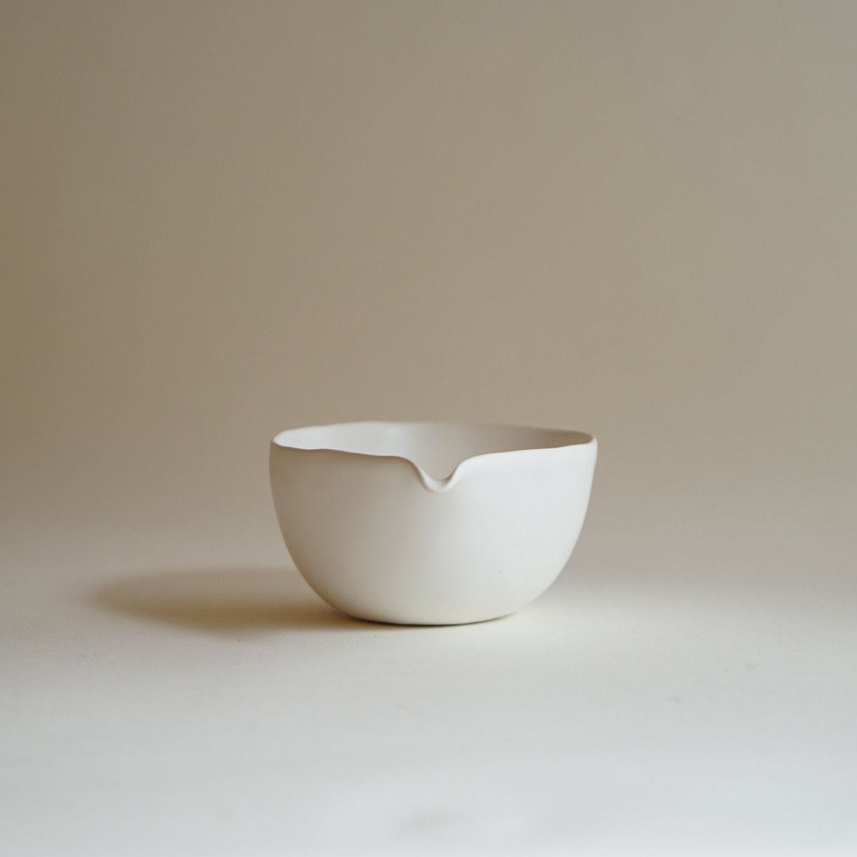 安藤雅信】片口鉢 LM（白マット釉） | ギャルリ百草 online store