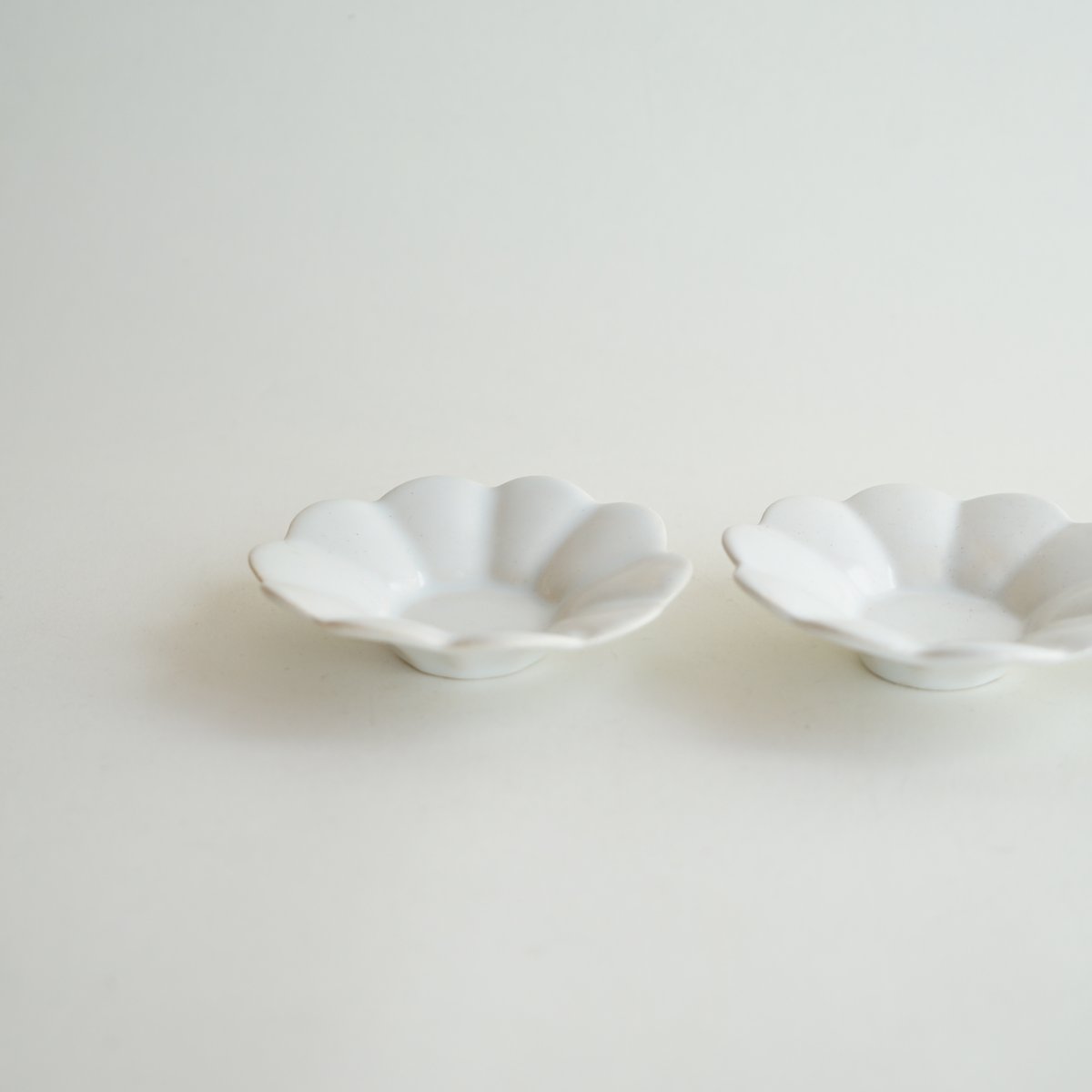 安藤雅信】 青白釉十弁茶托 | ギャルリ百草 online store