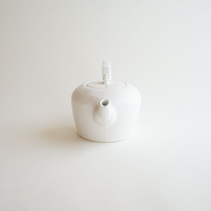 【新品未使用】 安藤雅信　ポット大　（茶こし付き） 安藤雅信】ティーポットS 茶こし付（白マット釉） | ギャルリ百草
