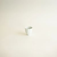 【安藤雅信】白藍釉細輪花茶杯