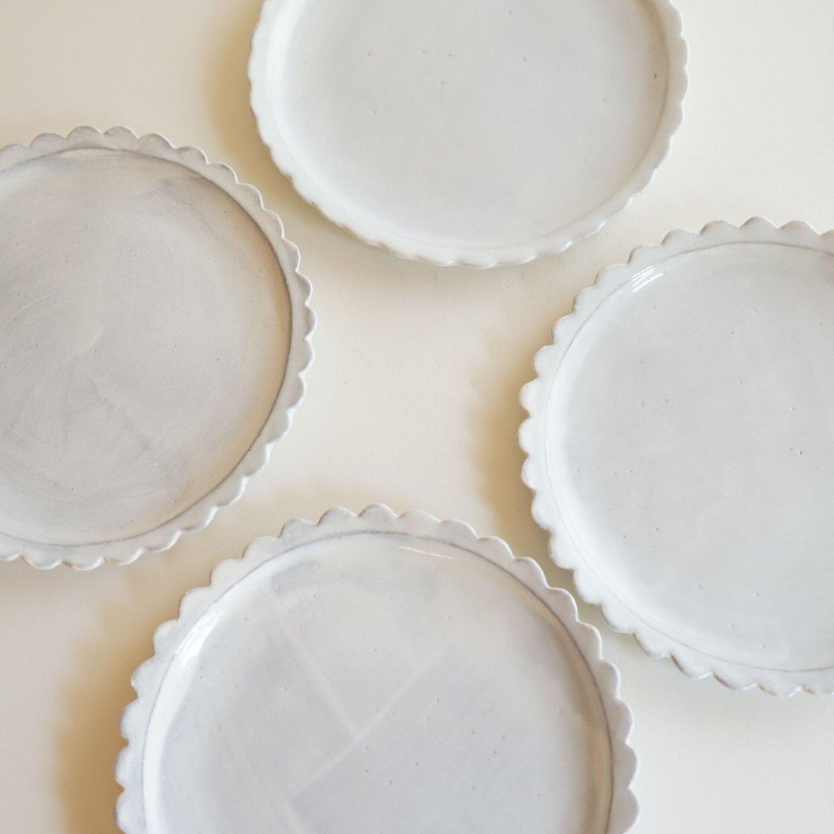 お値下げ　新品未使用　安藤雅信　白菊皿 M　2枚セット 安藤雅信】粉白菊皿 M（化粧土に青白釉） | ギャルリ百草 online store