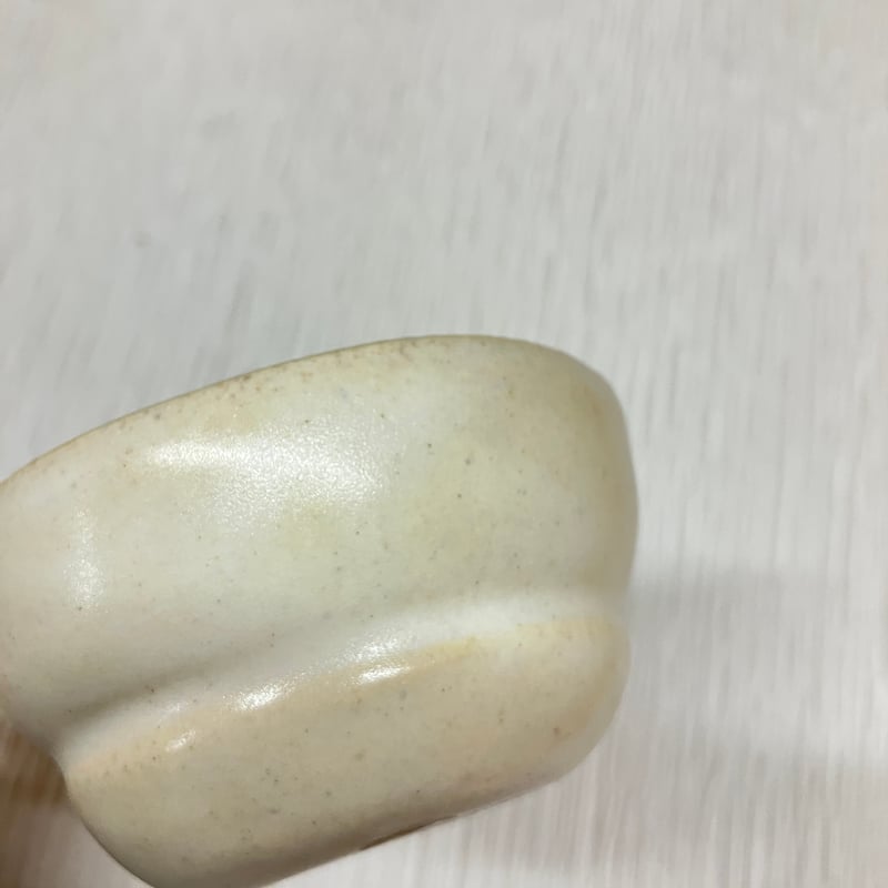 【新品未使用品】　安藤雅信　ギャルリ百草　耐熱白釉手付ボウル　透かし　耐熱皿 安藤雅信】耐熱白釉手付ボウル M | ギャルリ百草 online store