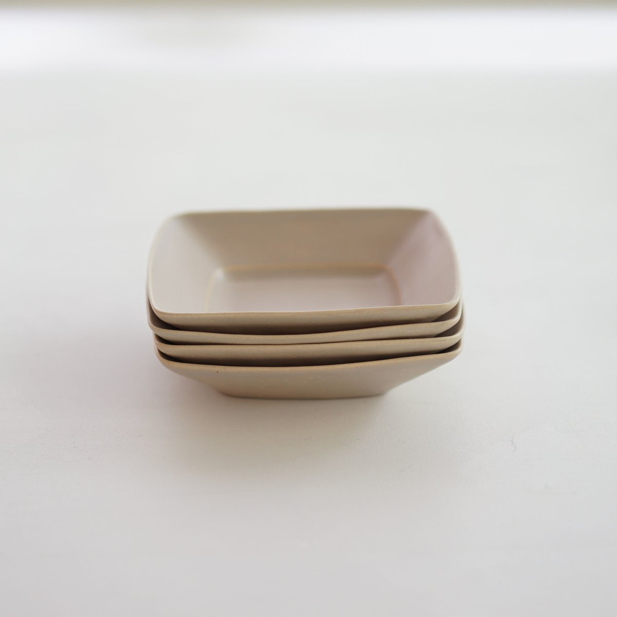 安藤雅信】リム正角皿S（砂色） | ギャルリ百草 online store