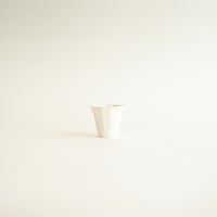 【安藤雅信】萼付百合型茶杯　乳白艶