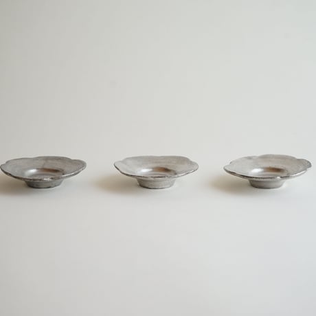 【安藤雅信】黒銀彩雪型茶托