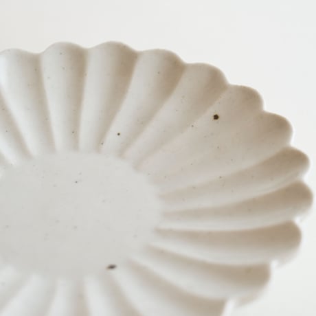 【安藤雅信】花形盛皿  S（灰釉）