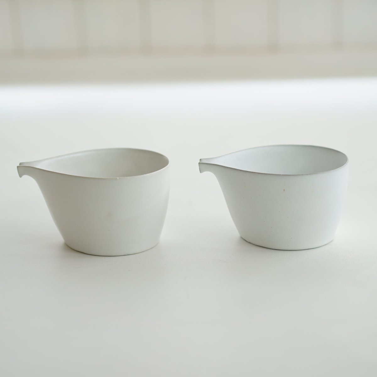 安藤雅信　白釉　片口　ピッチャー 安藤雅信】白糖釉細長片口 XS（白糖釉） | ギャルリ百草 online