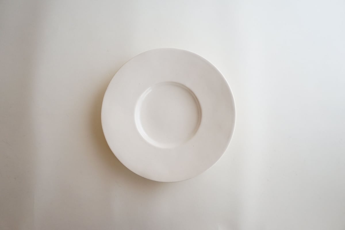 安藤雅信】オランダ皿 M （乳白艶釉） | ギャルリ百草 online store